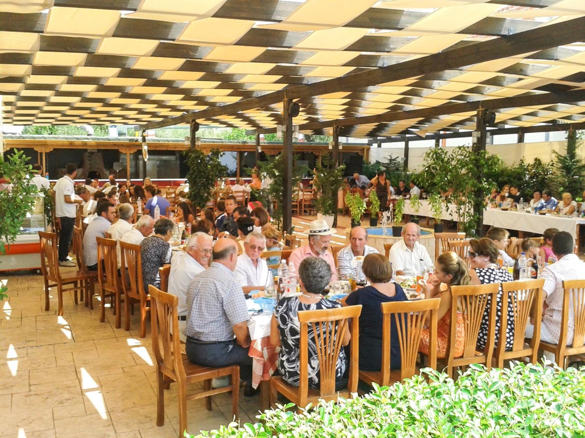 Dhima Hotel Химар Екстериор снимка