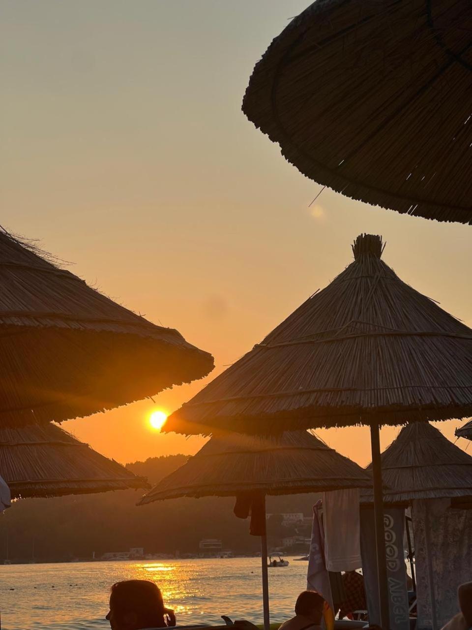 Dhima Hotel Химар Екстериор снимка