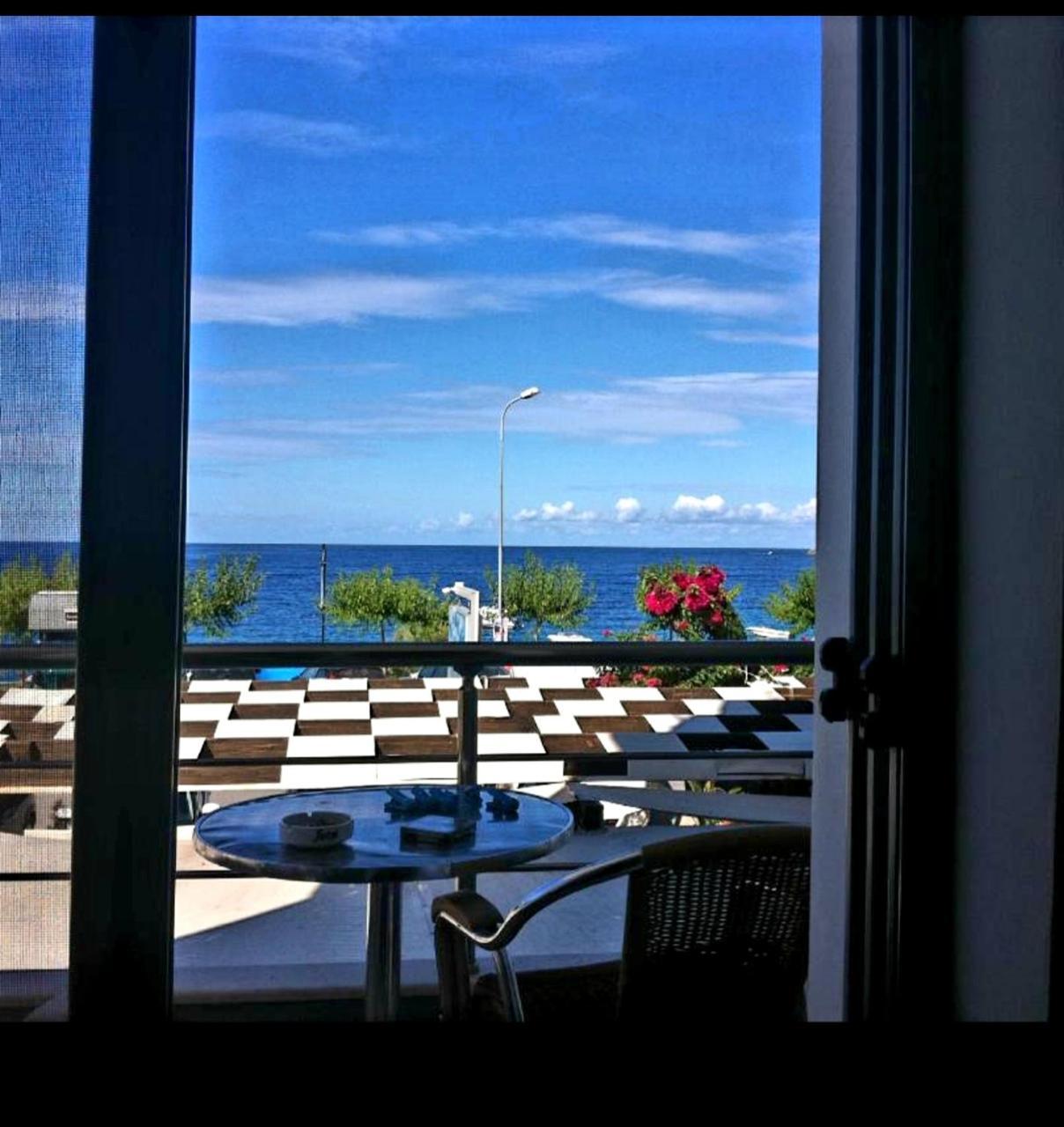 Dhima Hotel Химар Екстериор снимка