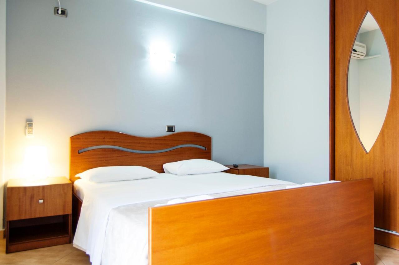 Dhima Hotel Химар Екстериор снимка